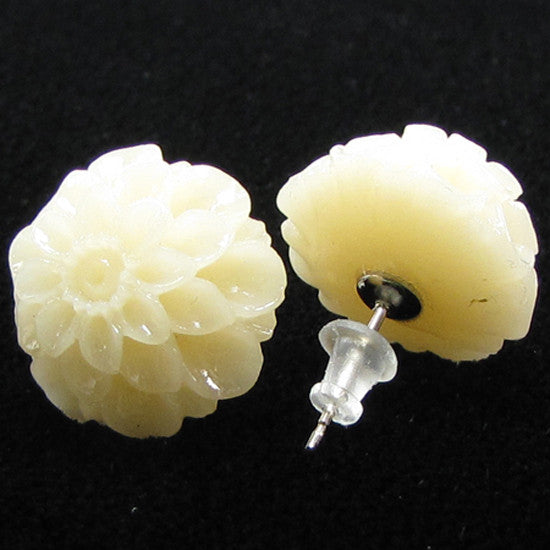 15mm synthetic coral carved chrysanthemum flower earring pair cream
